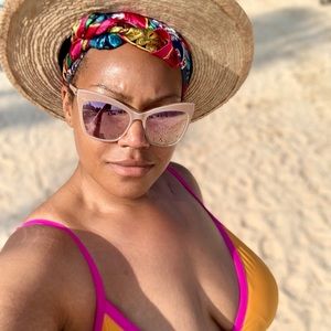 Meet your Posher, Mia